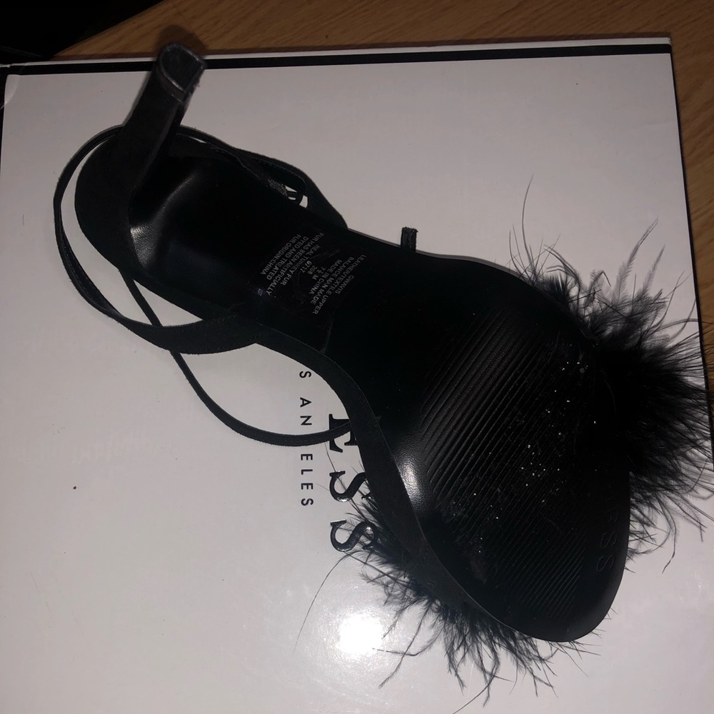 Guess Black W/Feathers Heels 7.5M - Picture 3 of 3